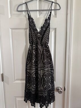 Black Lace Midi Dress with V-Neck